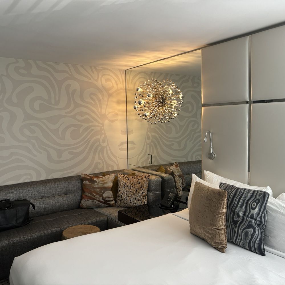 Hotel Ziggy - Small but pretty. - Hotels Near Me - West Hollywood, California Hotel Ziggy - Small but pretty. - Hotels Near Me - West Hollywood, California
