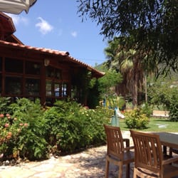 Öz Likya Restaurant - Drinnen/Draussen