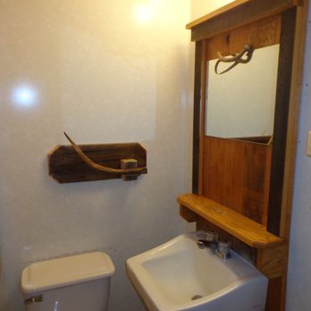 Pioneer Mountain Lodge - Bathroom #3 - Hotels Near Me - Wisdom, Montana Pioneer Mountain Lodge - Bathroom #3 - Hotels Near Me - Wisdom, Montana