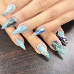 Golden Nails Salon