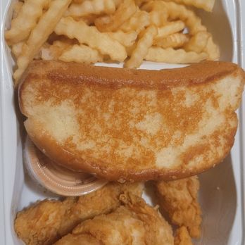 Raising Cane's Chicken Fingers - Chicken Shop Near Me - Roseville, California Raising Cane's Chicken Fingers - Chicken Shop Near Me - Roseville, California