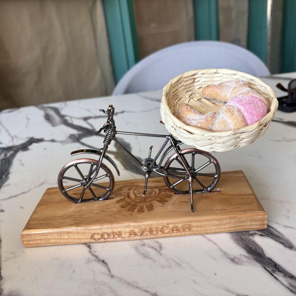Con Azucar Cafe - Cute!! Something like a sweet croissant ! 4.88788 stars - Juice Bars & Smoothies Near Me - San Jose, California