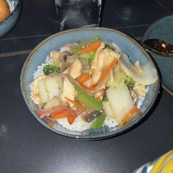 Moon Wok Kitchen & Lounge - Sauted Chicken with Mixed Vegetables - Chinese Near Me - Orlando, Florida Moon Wok Kitchen & Lounge - Sauted Chicken with Mixed Vegetables - Chinese Near Me - Orlando, Florida