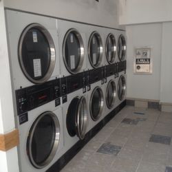 Laundromat One Eleven - L 111