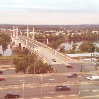 Sheraton Springfield Monarch Place Hotel - Connecticut River and busy, noisy highway. 9th floor. - Hotels Near Me - Springfield, Massachusetts Sheraton Springfield Monarch Place Hotel - Connecticut River and busy, noisy highway. 9th floor. - Hotels Near Me - Springfield, Massachusetts