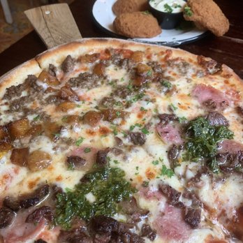 Pirilo - 1/2 La pampa and 1/2 Pirilo. - Pizza Near Me - Dorado, Puerto Rico