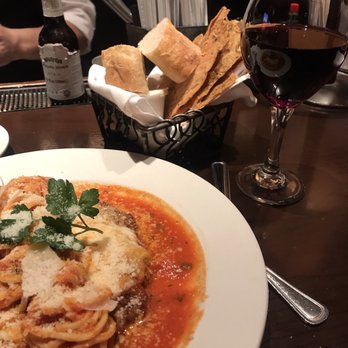 Petterinos - American Near Me - Chicago, Illinois Petterinos - American Near Me - Chicago, Illinois