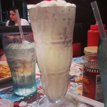 Steak ’n Shake - it was a BIG shake - Burgers Near Me - Miami, Florida