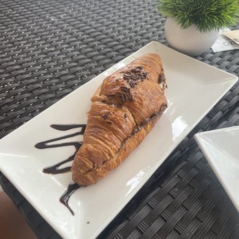 Vanilla Espresso French Café - Nutella croissant - Breakfast & Brunch Near Me - Miami Lakes, Florida