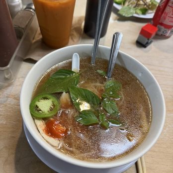 828 Pho - 05. Rice Noodle Soup With Chicken Breast - Vietnamese Near Me - Santa Ana, California 828 Pho - 05. Rice Noodle Soup With Chicken Breast - Vietnamese Near Me - Santa Ana, California