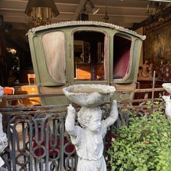 Marché Vernaison - In case you need a whole-ass carriage