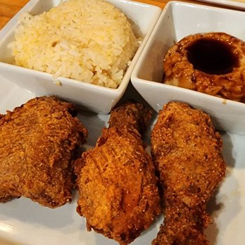 Georgia's Restaurant - Fried chicken plate - Soul Food Near Me - Long Beach, California