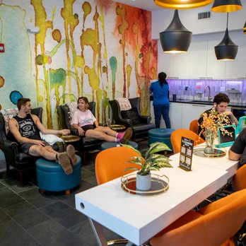 1. Iv Lounge Nola