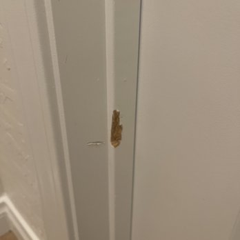 Transportation Movers - Bad scratch on doorframe - Movers Near Me Transportation Movers - Bad scratch on doorframe - Movers Near Me