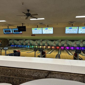 10 Pin Diner - Retro style bowling alley - Diners Near Me - Stockton, California