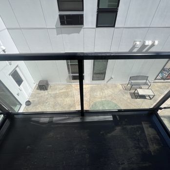 Minceys Squeegee - Before: 2 - Window Washing Near Me