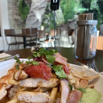 Rabano - Peruvian Saltado with chicken and shrimp - New American Near Me - Santa Monica, California