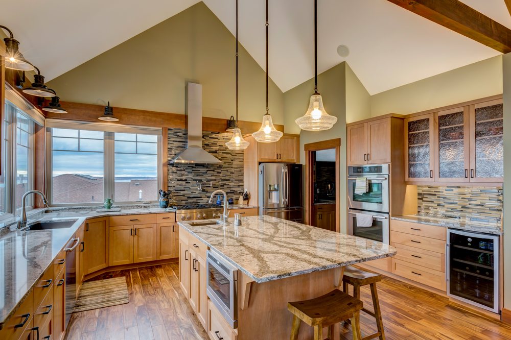 CASCADE CUSTOM HOMES Updated September 2024 17 Photos 35 NW Birch