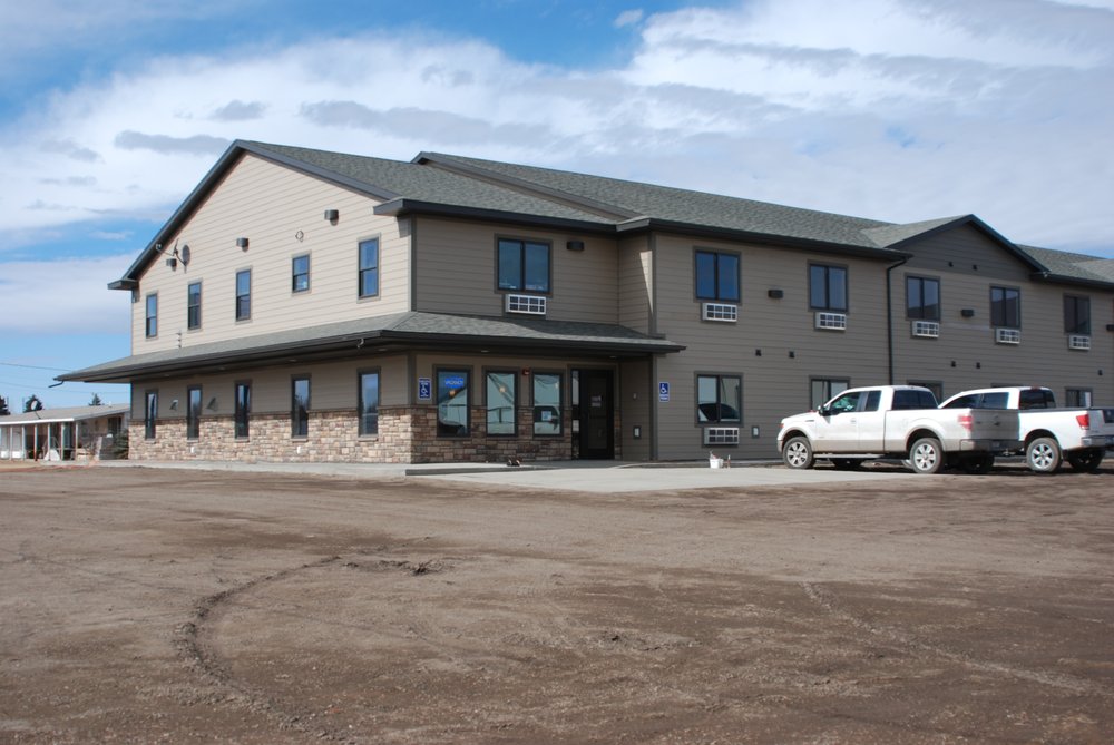 HILINE INN & SUITES Updated September 2024 781 6th St E, Culbertson, Montana Hotels