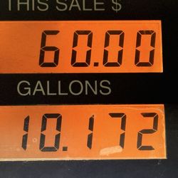 J St Liquor & Gas