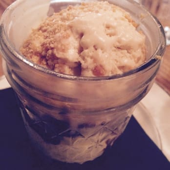 Green Pig Bistro - Peanut butter and fudge sundae - small but tasty - New American Near Me - Arlington, Virginia