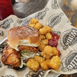 Hot honey chicken sandwich with tots Hot honey chicken sandwich with tots