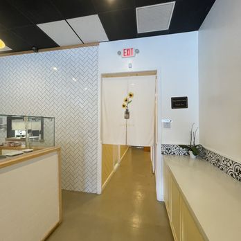 D For Dessert - Interior - Shaved Ice Near Me - Hollywood, Florida