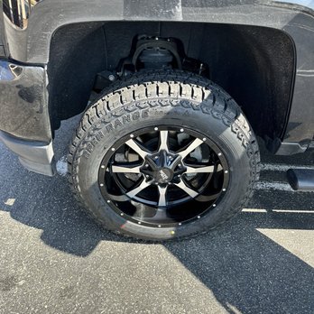 Les Schwab Tire Center - Tires Near Me - Fontana, California Les Schwab Tire Center - Tires Near Me - Fontana, California