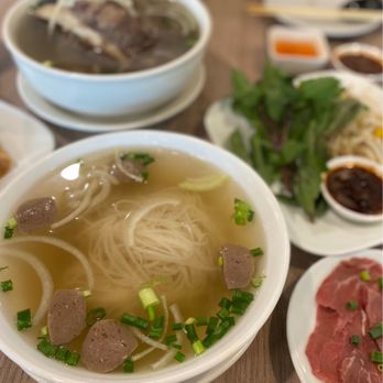 Ribs & Broth - Medium Pho - Vietnamese Near Me - Wahiawa, Hawaii Ribs & Broth - Medium Pho - Vietnamese Near Me - Wahiawa, Hawaii