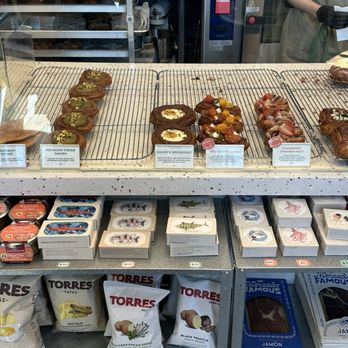 Fondry - Inside - Cafes Near Me - Los Angeles, California