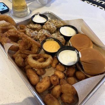 Buffalo Wild Wings - Ultimate Sampler - American Near Me - Oxford, Mississippi
