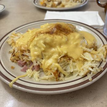 The Pancake Place - Eggs, Benedict stuffed hashbrowns - Breakfast & Brunch Near Me - Green Bay, Wisconsin The Pancake Place - Eggs, Benedict stuffed hashbrowns - Breakfast & Brunch Near Me - Green Bay, Wisconsin
