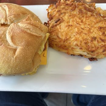 Scarlet 158 Restaurant - Bacon, Egg & Cheese Sandwich - Breakfast & Brunch Near Me - New Brunswick, New Jersey