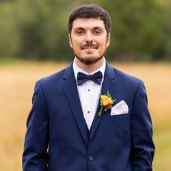 Masha Oster Photography - Natural light groom portrait before the first look