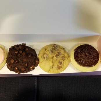 Crumbl - Tatum - Bakeries Near Me - Phoenix, Arizona