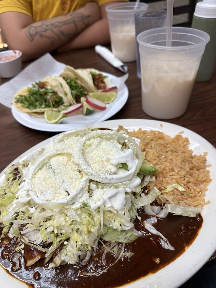 La Cazuela De Doña Mary