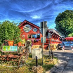 Woodpecker's Roadhouse
