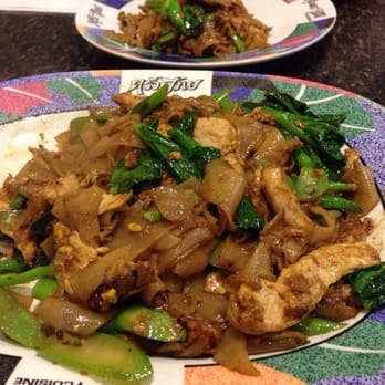 Krua Thai Restaurant - Pad see eww with chicken - Thai Near Me - North Hollywood, California Krua Thai Restaurant - Pad see eww with chicken - Thai Near Me - North Hollywood, California