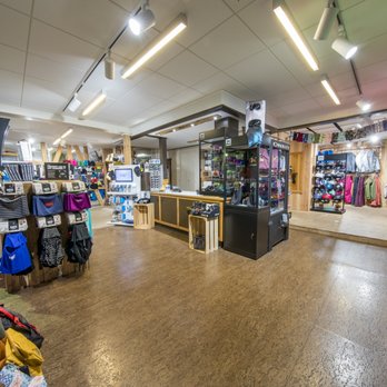 backdoor - Shop - Sports Wear Near Me - Grindelwald, BE