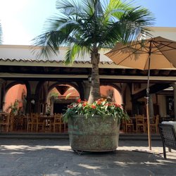 El Madrigal - Terraza y restaurante