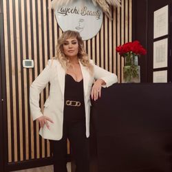 Layoche Beauty - Lacy
Owner/Artist