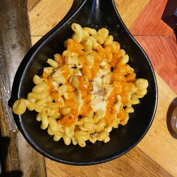 Ford's Garage St. Augustine - Buffalo Blackened Chicken Mac N' Cheese - Burgers Near Me - St. Augustine, Florida