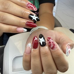 Demure Nails & Spa
