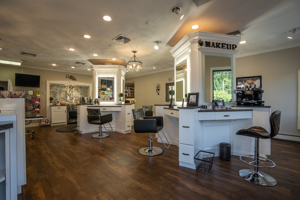 Madash Salon Logo