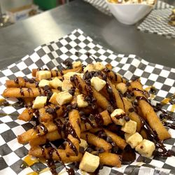 Mighty Mo’s - Dessert Poutine