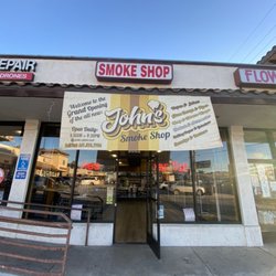 J’s Smoke & Vape Shop - Storefront (Outside)