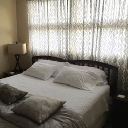 Mountain View Lodge - Very comfy bed with plenty of pillows, lol