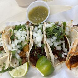 Tortilleria La Sabrocita - Taquiza Maíz. Pastor & costilla roja.
