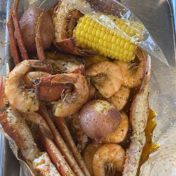 H Crab - Combo with lobster tail and snow crabs - Cajun/Creole Near Me - Flushing, New York H Crab - Combo with lobster tail and snow crabs - Cajun/Creole Near Me - Flushing, New York