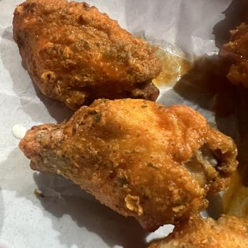 The Bing Pizzeria & Draft House - The biggest wings I've ever had! Great sauce choices. - Pizza Near Me - Alvin, Texas The Bing Pizzeria & Draft House - The biggest wings I've ever had! Great sauce choices. - Pizza Near Me - Alvin, Texas